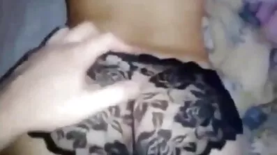 Hot chick suger en sort mands pik gratis danske sexfilm og hopper på den