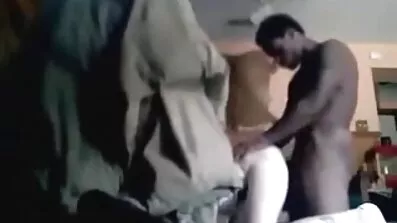 Behåret free pornofilm hul af en busty Meksikaner forårsager en erektion fra en militær mand