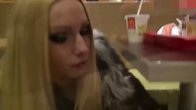 Pige elsker at sutte og kneppe, gamle danske pornofilm hvor hun skal