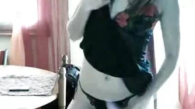 Cumshot i røvet af sin unge lange danske pornofilm kone