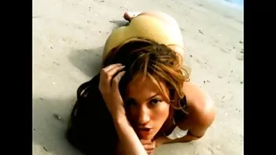 Udsvævende forført af sin kærestes bedste pornofilm mand til at kneppe