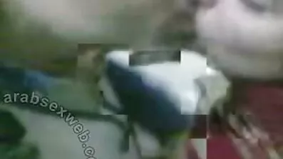 Rødhåret og hjemme pornofilm brunette på sengen slikker hinandens slidser