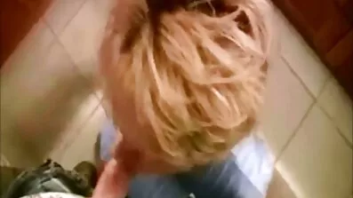 Briller og hans kæreste amatør sexfilm har lidenskabelig køn