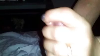 Schoolgirls har lesbisk trekant i kontor strand sexfilm med lærer