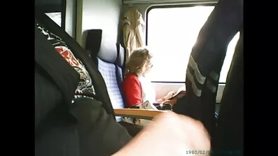 Horny fyr indsætter pik i glat fisse af danske pornefilm chick