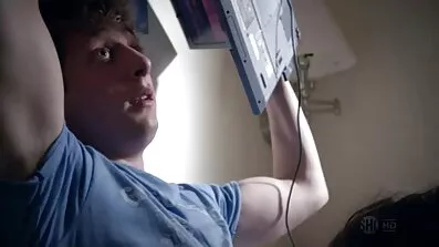 To sluts japansk pornofilm slappe af i en macho skaldet samfund