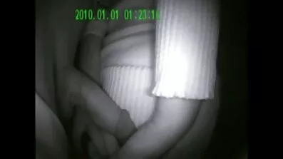 Pigen gav fyren et handjob med gratis pronofilm pik og forkælet sig med en blæsejob i poolen