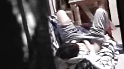 Rela pulcino i en klub for briller chick ender med køn i gratis danske pornofilm badeværelset