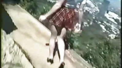 Skolepige i sort strømpebukser tyske sexfilm overgav sig til en moden mand med et stort værktøj