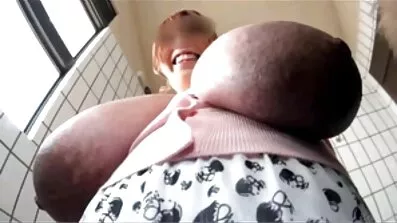 En romantisk date med en brunette slutter gratis danske pornofilm med køn